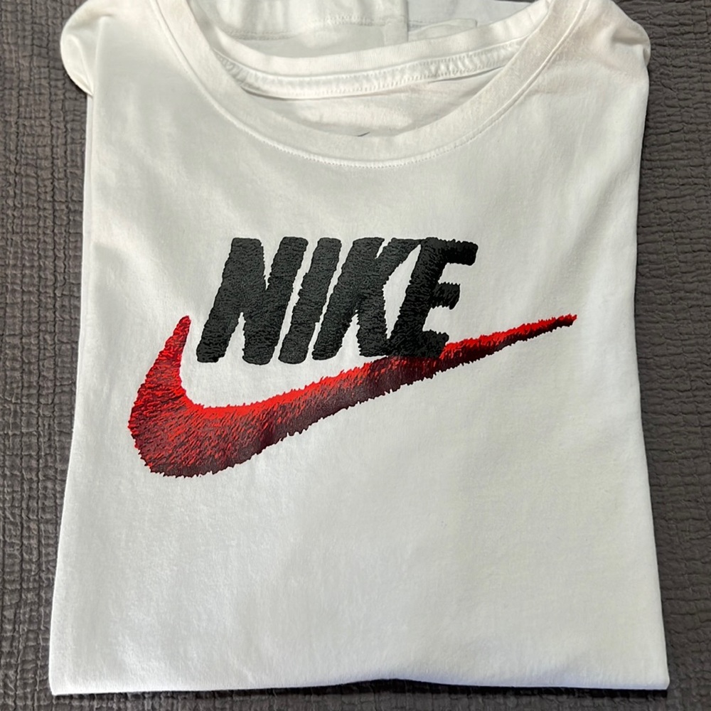 Nike T-shirt